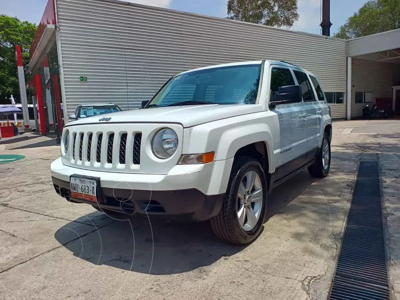 Foto Jeep Patriot 4x2 Sport Aut usado (2017) color Blanco precio $249,000