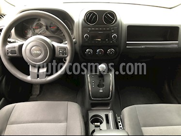 foto Jeep Patriot 4x2 Base CVT usado (2011) color Azul precio $135,000
