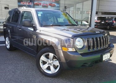 foto Jeep Patriot 4x2 Sport Aut usado (2016) color Gris precio $228,000