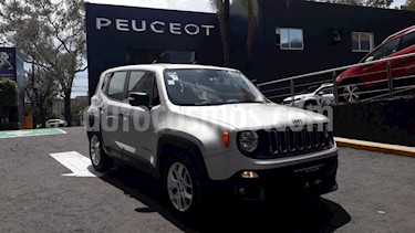 foto Jeep Renegade 4x2 Sport Aut usado (2017) color Plata Hielo precio $279,900