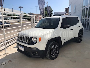 foto Jeep Renegade Sport usado (2016) color Blanco Alpine precio $920.000