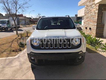 foto Jeep Renegade Longitude Aut usado (2019) color Gris Oscuro precio $1.311.000