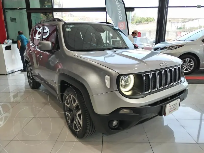 Foto Jeep Renegade Latitude usado (2021) color plateado precio $312,000