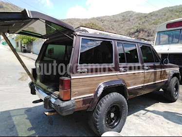 Jeep Wagoneer 4X2 usado (1990) color Marron precio u$s1.400