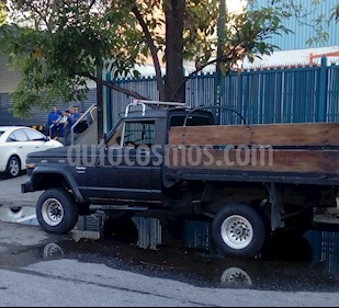foto Jeep Wagoneer 4X2 usado (1980) color Negro precio u$s1.100