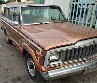 Foto Jeep Wagoneer 4X2 usado (1985) color Marron precio u$s1.600