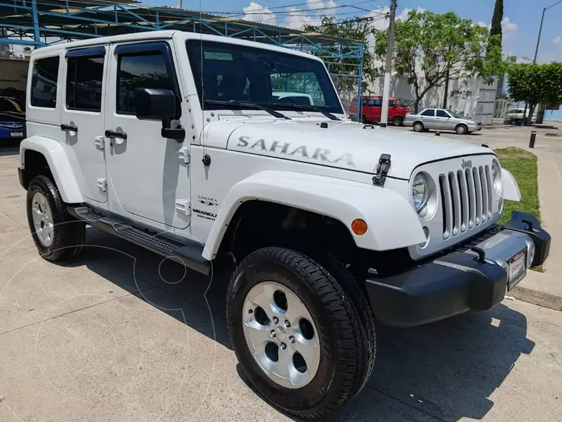 Foto Jeep Wrangler Unlimited Unlimited Sahara 4x4 3.6L Aut usado (2017) color Blanco precio $478,000