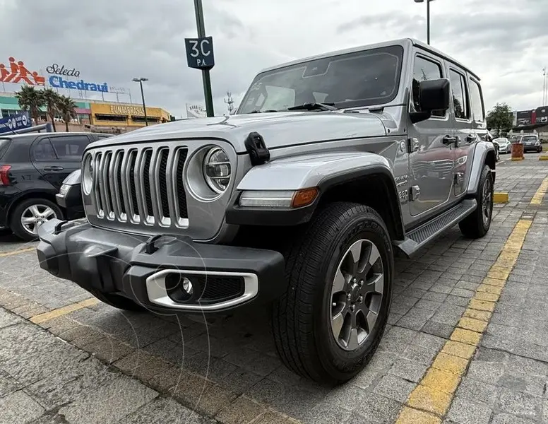Foto Jeep Wrangler Unlimited Unlimited Sahara Mild-Hybrid Aut usado (2021) color Plata financiado en mensualidades(enganche $220,000 mensualidades desde $20,000)