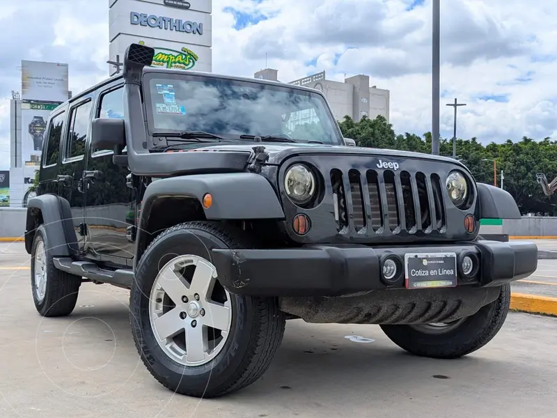 Foto Jeep Wrangler Unlimited Unlimited Sahara 4x4 3.8L Aut usado (2010) color Negro precio $345,000