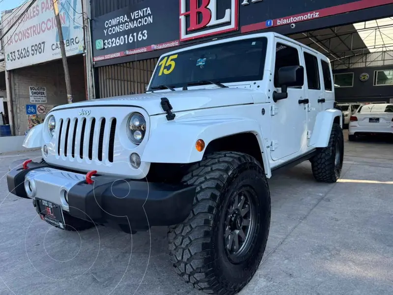Foto Jeep Wrangler Unlimited Unlimited JK Sahara 4x4 3.6L Aut usado (2015) color Blanco precio $549,900