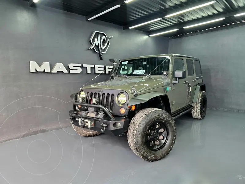 Foto Jeep Wrangler Unlimited Unlimited Sahara 4x4 3.6L Aut usado (2015) color Verde Oscuro precio $415,000