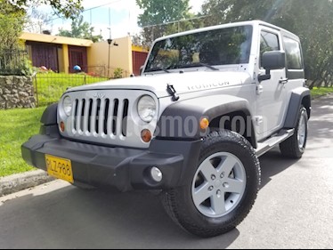 Foto venta Carro Usado Jeep Wrangler 3.8L Rubicon Aut (2011) color Plata
