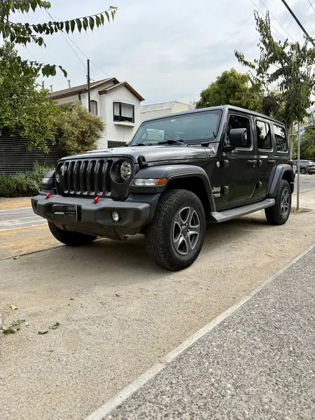 Foto Jeep Wrangler 3.6L Sport usado (2020) color Gris Titanio precio $32.590.000