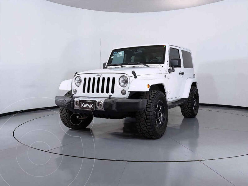 Foto Jeep Wrangler Sahara 4x4 3.6L Aut usado (2015) color Cafe precio $564,999