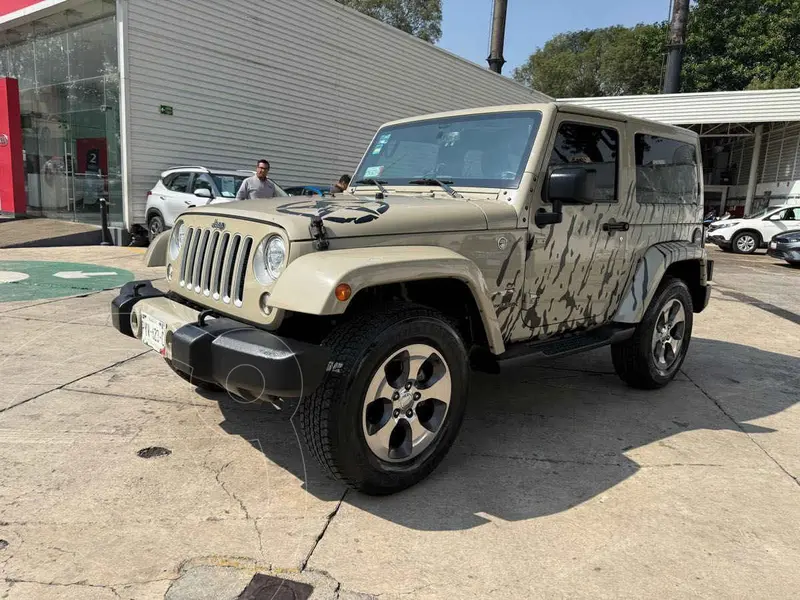 Foto Jeep Wrangler Sahara 4x4 3.6L Aut usado (2018) color Cafe precio $600,000
