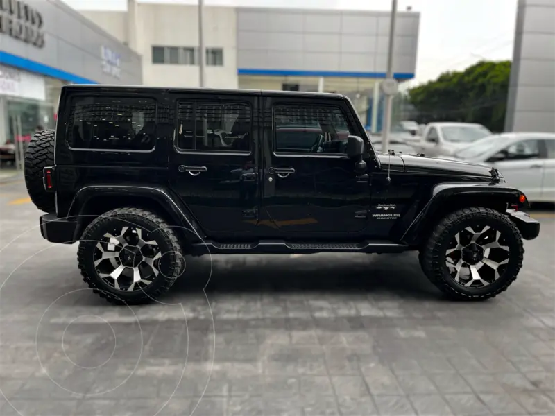 Foto Jeep Wrangler Sahara 4x4 3.6L Aut usado (2017) color Negro precio $510,000