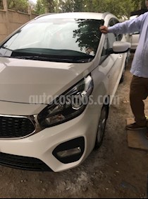 foto Kia Carens 1.7L EX 7 Pas Aut Full usado (2017) color Blanco precio $10.500.000
