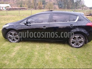 Kia Cerato 5 1.6 SX Plus usado (2014) color Gris precio $7.790.000