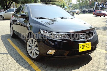 foto KIA Cerato Forte 1.6L usado (2011) color Negro precio $29.000.000