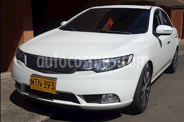 foto KIA Cerato Forte 2.0L Aut usado (2012) color Blanco precio $35.000.000