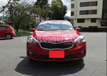 KIA Cerato Forte 1.6L usado (2015) color Rojo precio $30.000.000