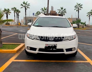 foto KIA Cerato 1.6 L usado (2010) color Blanco precio u$s9,500