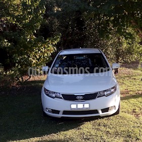foto Kia Cerato 1.6L EX AC usado (2013) color Blanco precio $6.750.000