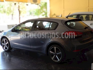 KIA Cerato Forte EX 1.6 Elegance Aut usado (2019) color Gris Oscuro precio $1.230.000