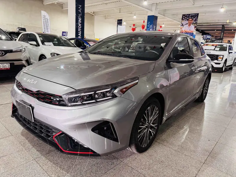Foto Kia Forte Hatchback 1.6L GT Aut usado (2022) color Plata financiado en mensualidades(enganche $103,550 mensualidades desde $7,922)
