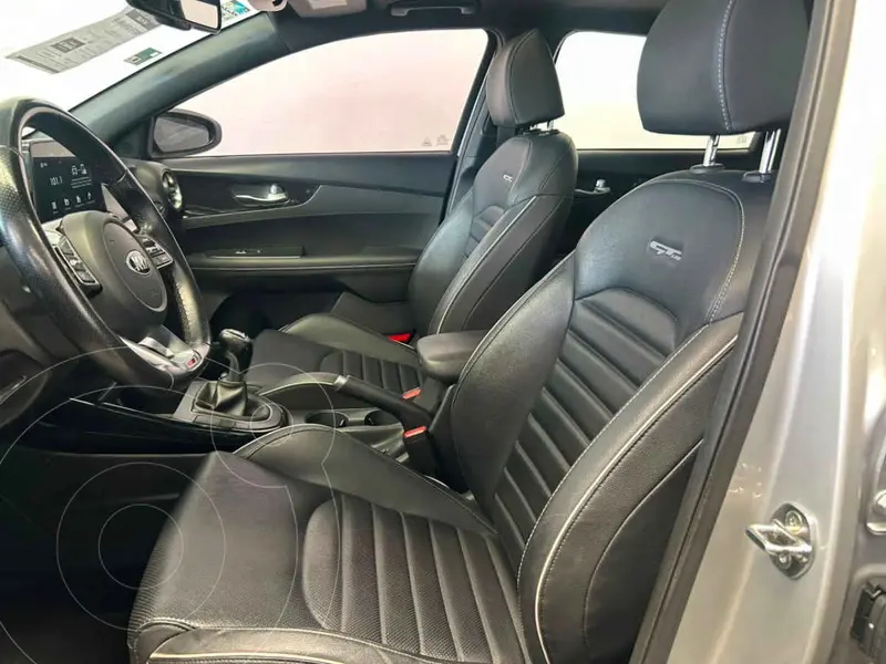 kia forte-hatchback
