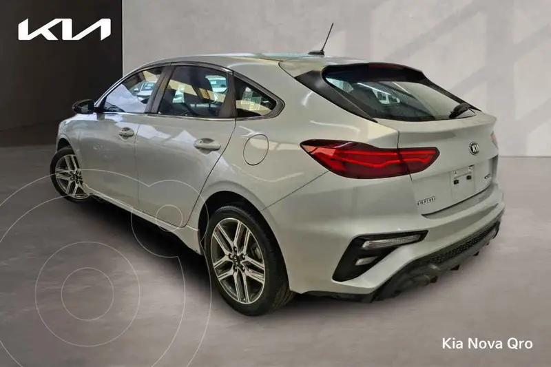kia forte-hatchback