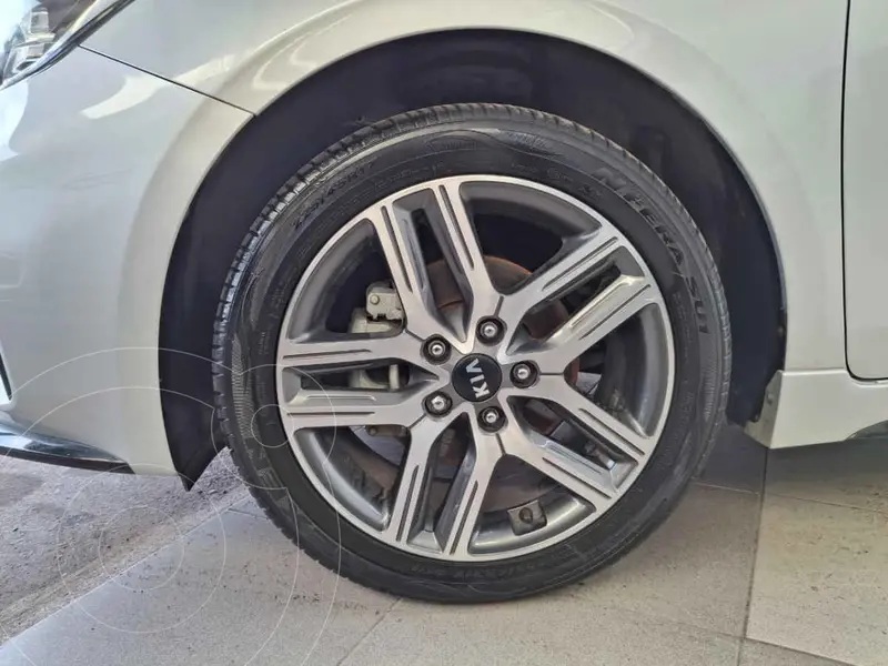 kia forte-hatchback