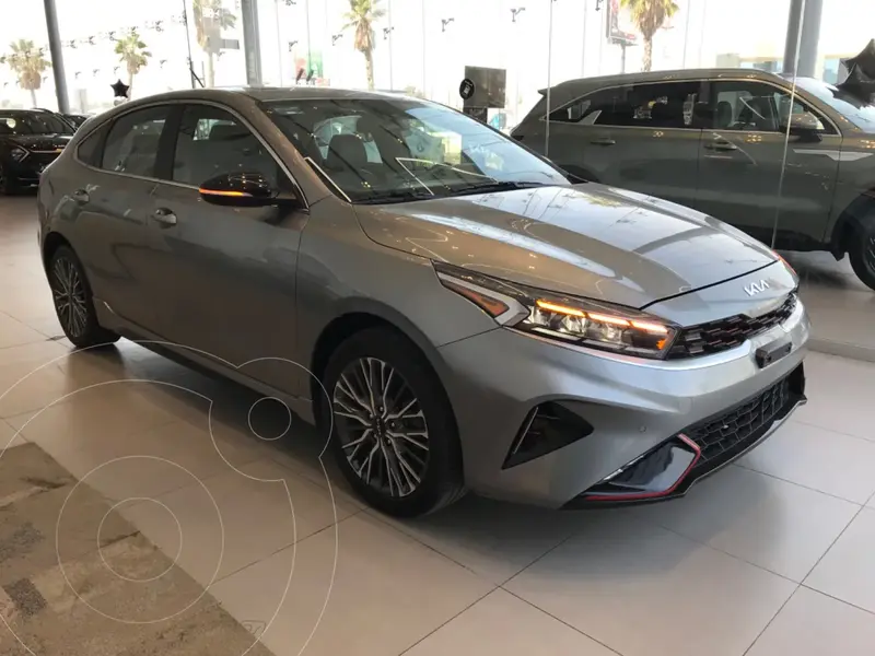 Foto Kia Forte Hatchback 2.0L GT Line Aut usado (2023) color Gris Acero precio $389,000