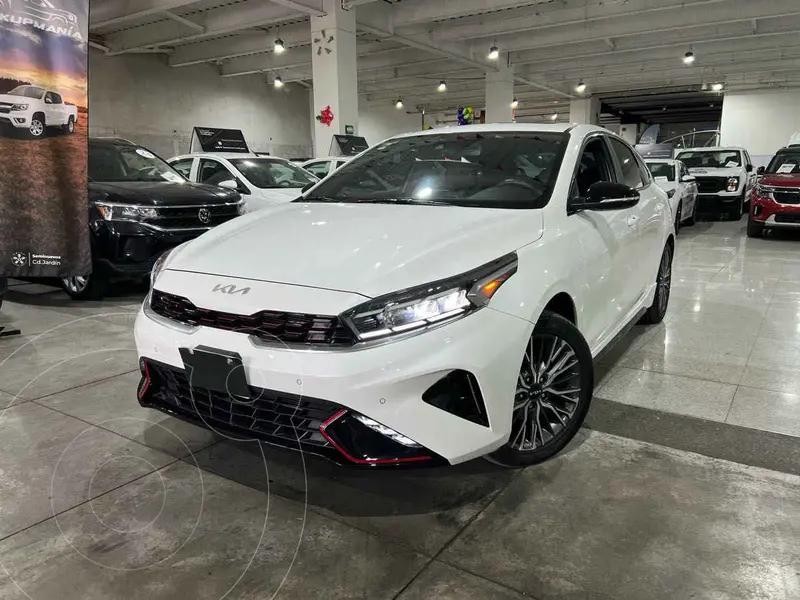 Foto Kia Forte Hatchback 2.0L GT Line Aut usado (2023) color Blanco precio $419,900