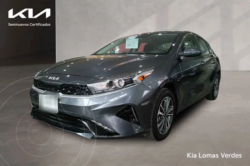 Foto Kia Forte Sedan 2.0L EX Aut usado (2023) color Gris precio $370,000