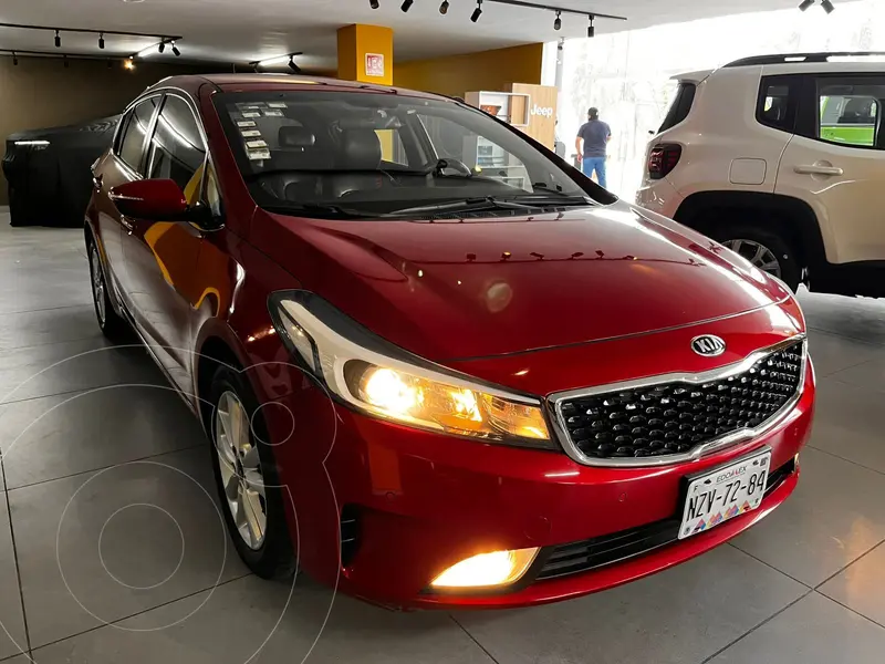 Foto Kia Forte Sedan EX Aut usado (2018) color Rojo precio $215,000