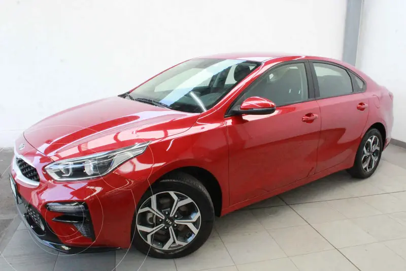 Foto Kia Forte Sedan LX usado (2021) color Rojo financiado en mensualidades(enganche $90,000 mensualidades desde $8,780)