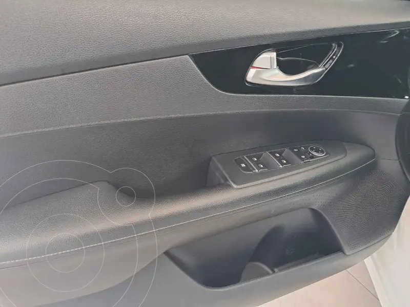 kia forte-sedan
