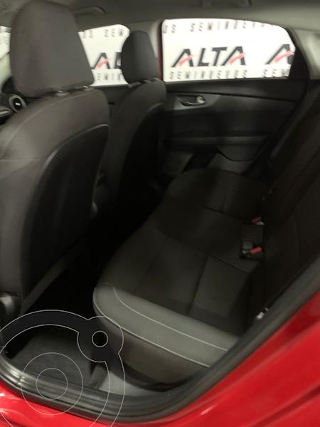 Foto Kia Forte Sedan 2.0L LX usado (2020) color Rojo precio $310,000