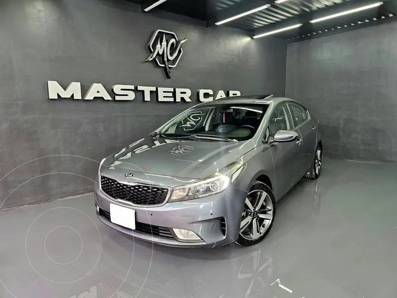 Foto Kia Forte Sedan SX Aut usado (2018) color Gris Oscuro precio $239,000