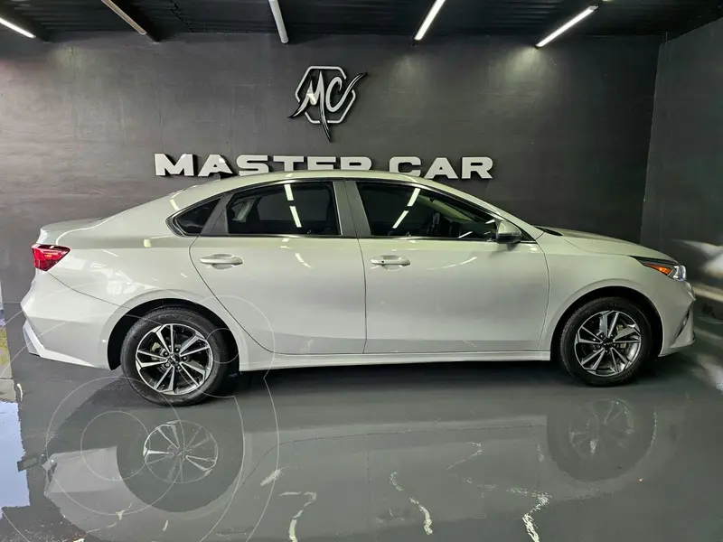 kia forte-sedan