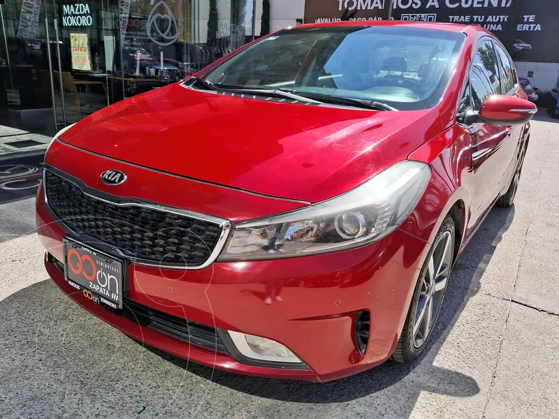 Foto Kia Forte Sedan EX usado (2018) color Rojo precio $240,000