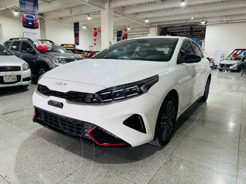 Foto Kia Forte Sedan 2.0L GT Line Aut usado (2022) color Blanco precio $350,000
