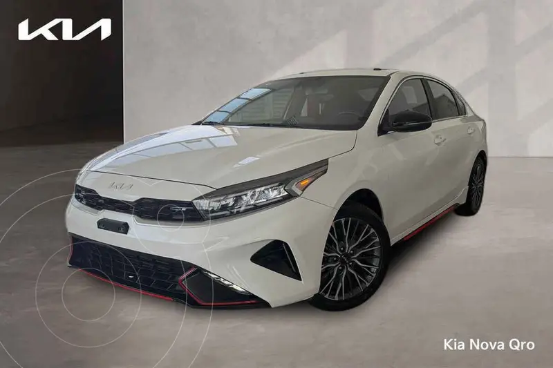 Foto Kia Forte Sedan 2.0L GT Line Aut usado (2023) color Blanco precio $400,000