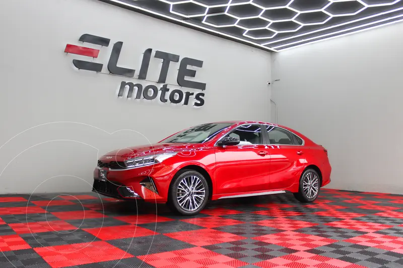 Foto Kia Forte Sedan 2.0L GT Line Aut usado (2023) color Rojo precio $389,900