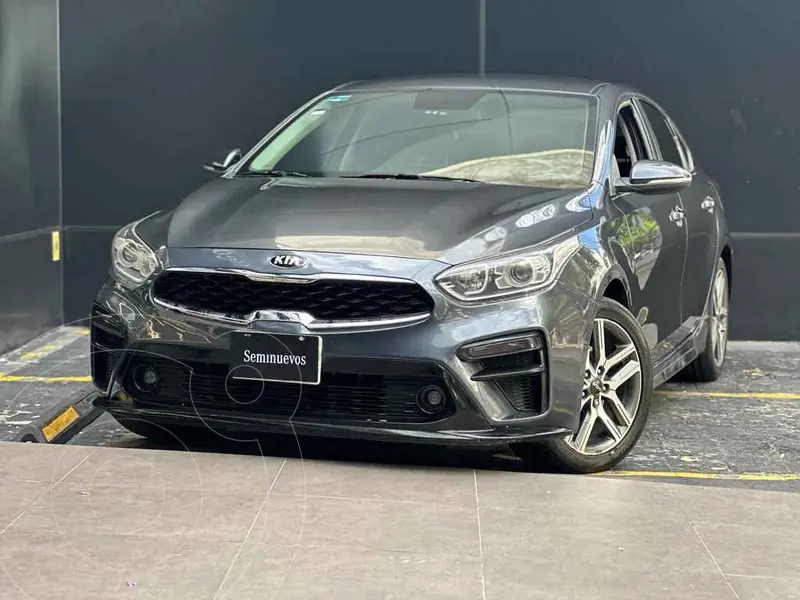 Foto Kia Forte Sedan EX Aut usado (2020) color Gris precio $295,000