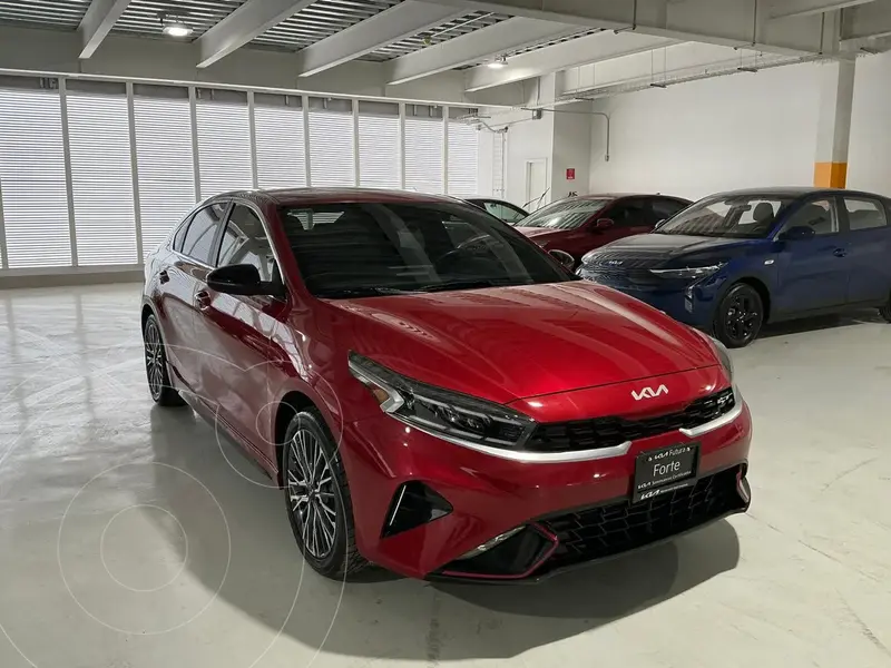 Foto Kia Forte Sedan GT usado (2024) color Rojo Encendido precio $445,000