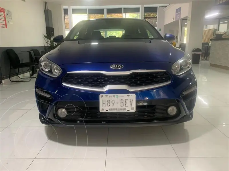 Foto Kia Forte Sedan 2.0L LX usado (2020) color Azul precio $235,000