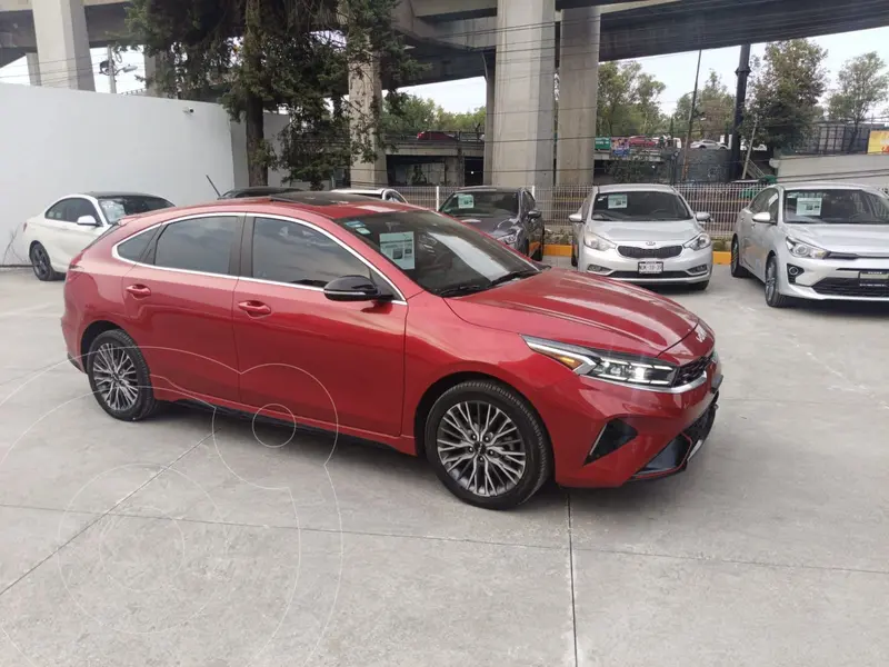 Foto Kia Forte Sedan 2.0L GT Line Aut usado (2022) color Rojo precio $359,000