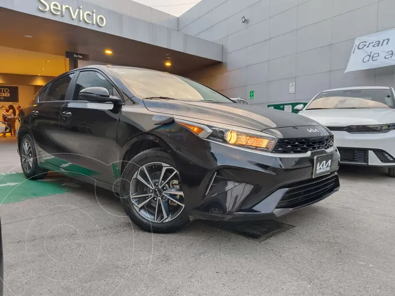 Foto Kia Forte Sedan 2.0L LX Aut usado (2022) color Negro financiado en mensualidades(enganche $65,436 mensualidades desde $7,529)